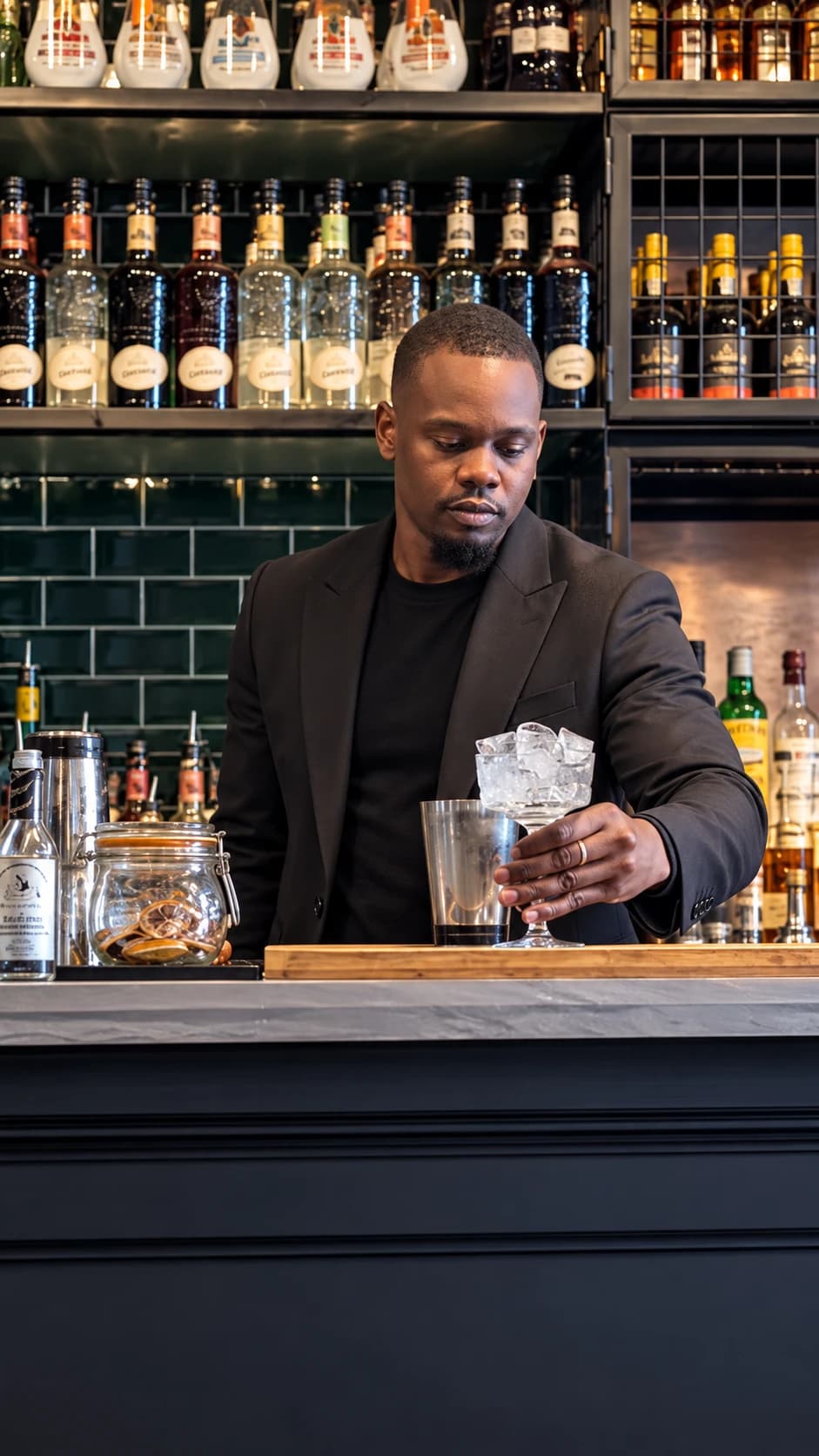 Marcel Guirane Bakhoum, auteur de l'Académie Barman Mobile